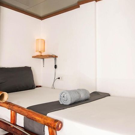 Ohlala Hostel Моалбоал Екстериор снимка
