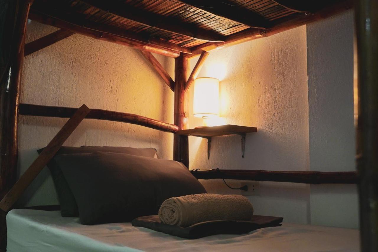 Ohlala Hostel Моалбоал Екстериор снимка