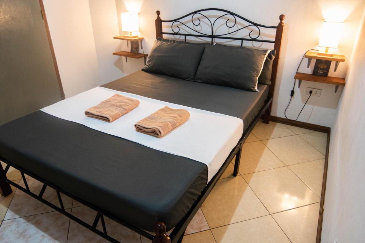 Ohlala Hostel Моалбоал Екстериор снимка