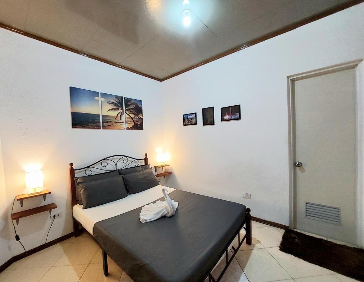Ohlala Hostel Моалбоал Екстериор снимка